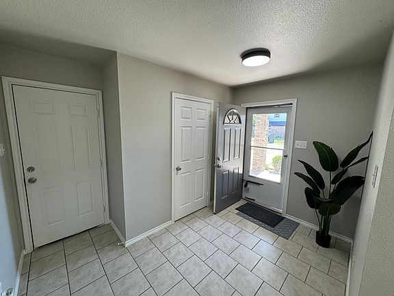 3rd image of 600 S Hattie St #B