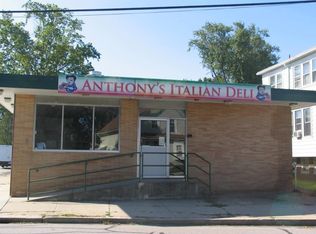 712 Admiral St, Providence, RI 02908