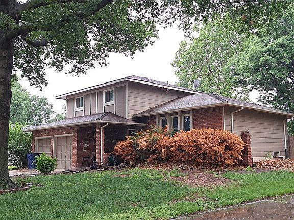 2nd image of 1125 N Hazelwood Ln