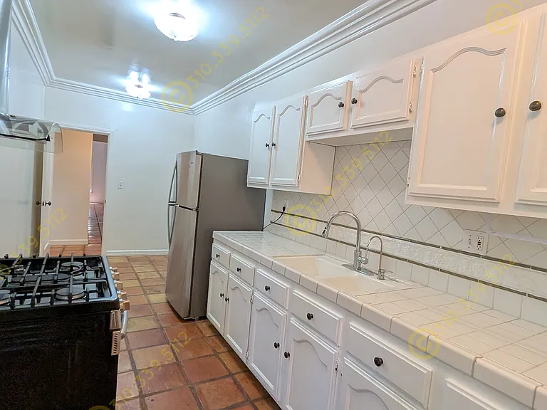 118 S Camden Dr #D — Photo 17