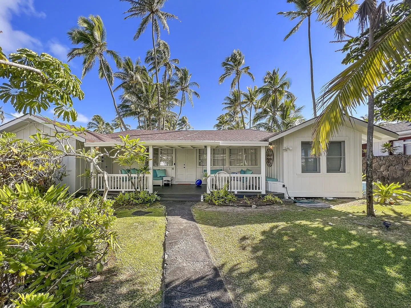 Peaceful Oceanfront Home Near Downtown Kailua w/ BBQ & AC: Kai Mele — Photo 3