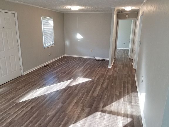 3rd image of 512 Arthur Ave