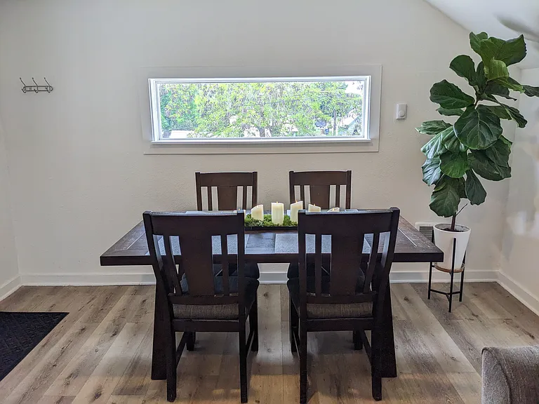 912 N Chestnut St #2 — Photo 5