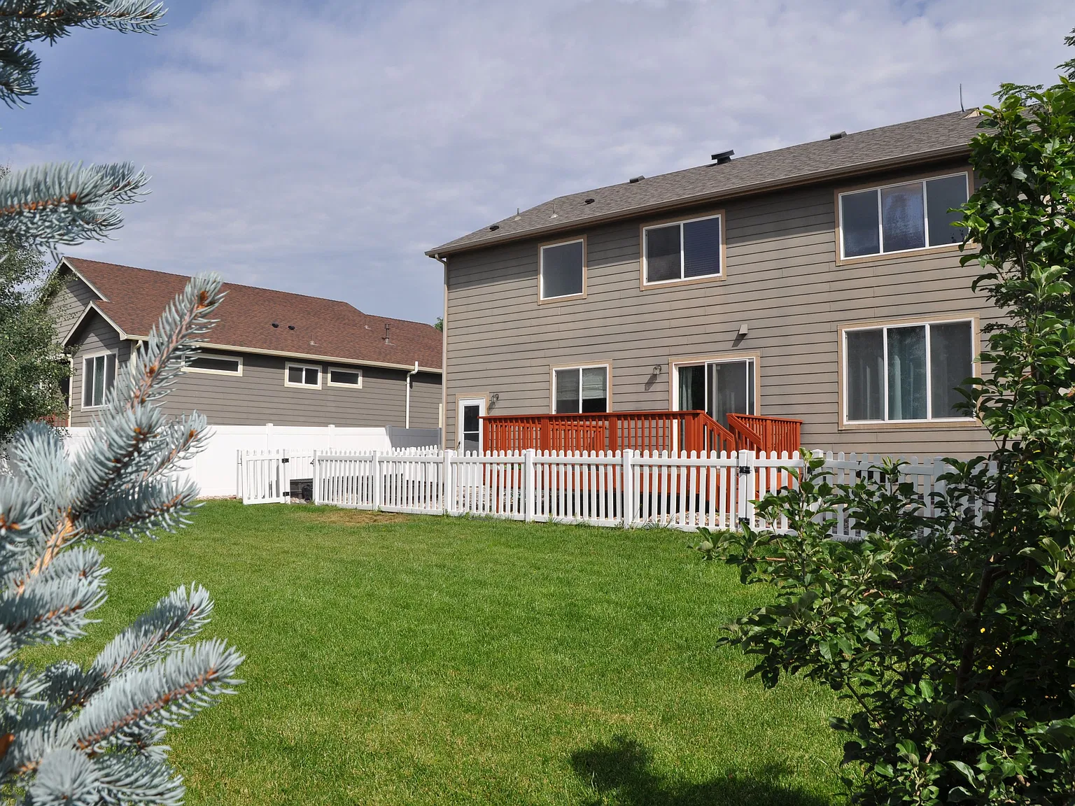 4 bed, 3.5 bath, 2507 sqft, $3,000 — Photo 3
