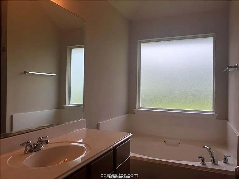 921 Windmeadows Dr — Photo 13