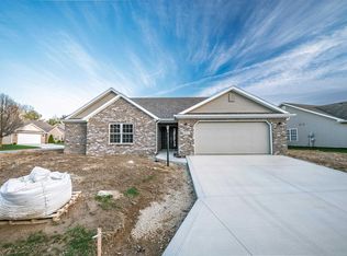 2805 W Preserve Ln, Muncie, IN 47304