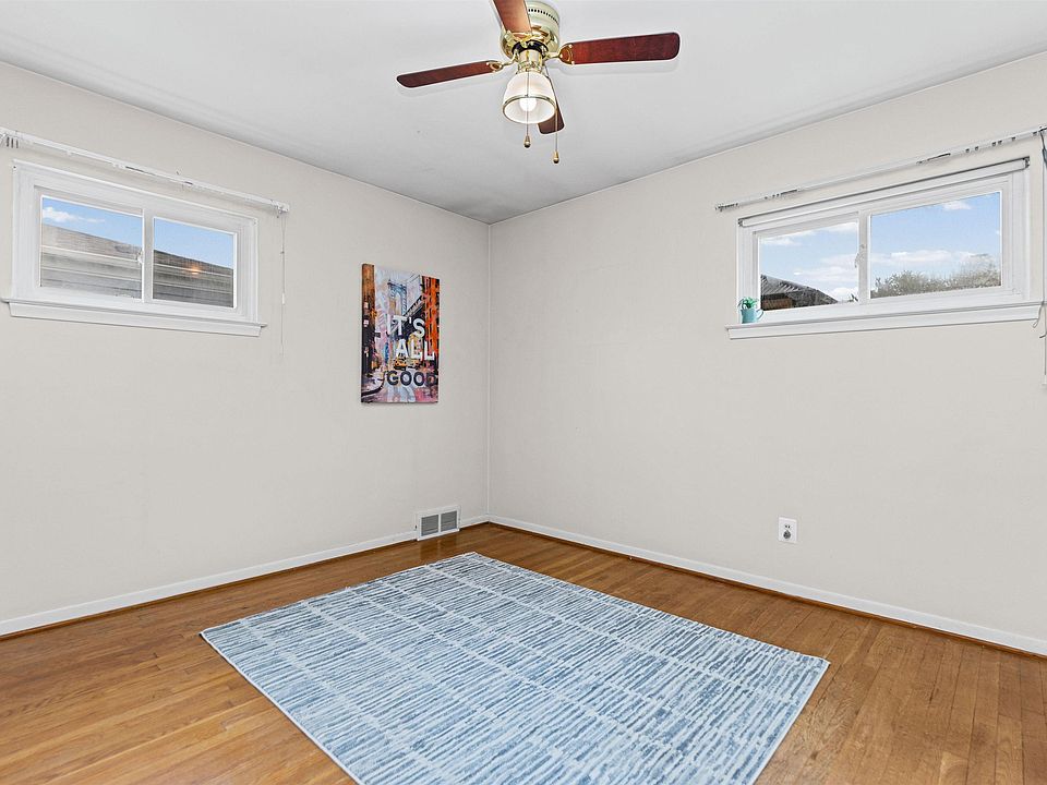 22609 Lake Dr, photo 11