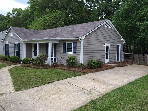 3rd image of 7431 Beaufort Cir