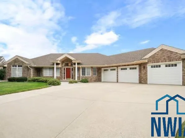 4859 Bradford Ln, Sioux City, IA 51106