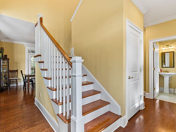4th image of 705 Splendid Meadows Way
