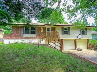 1400 SW Westminister Rd, Blue Springs, MO 64014