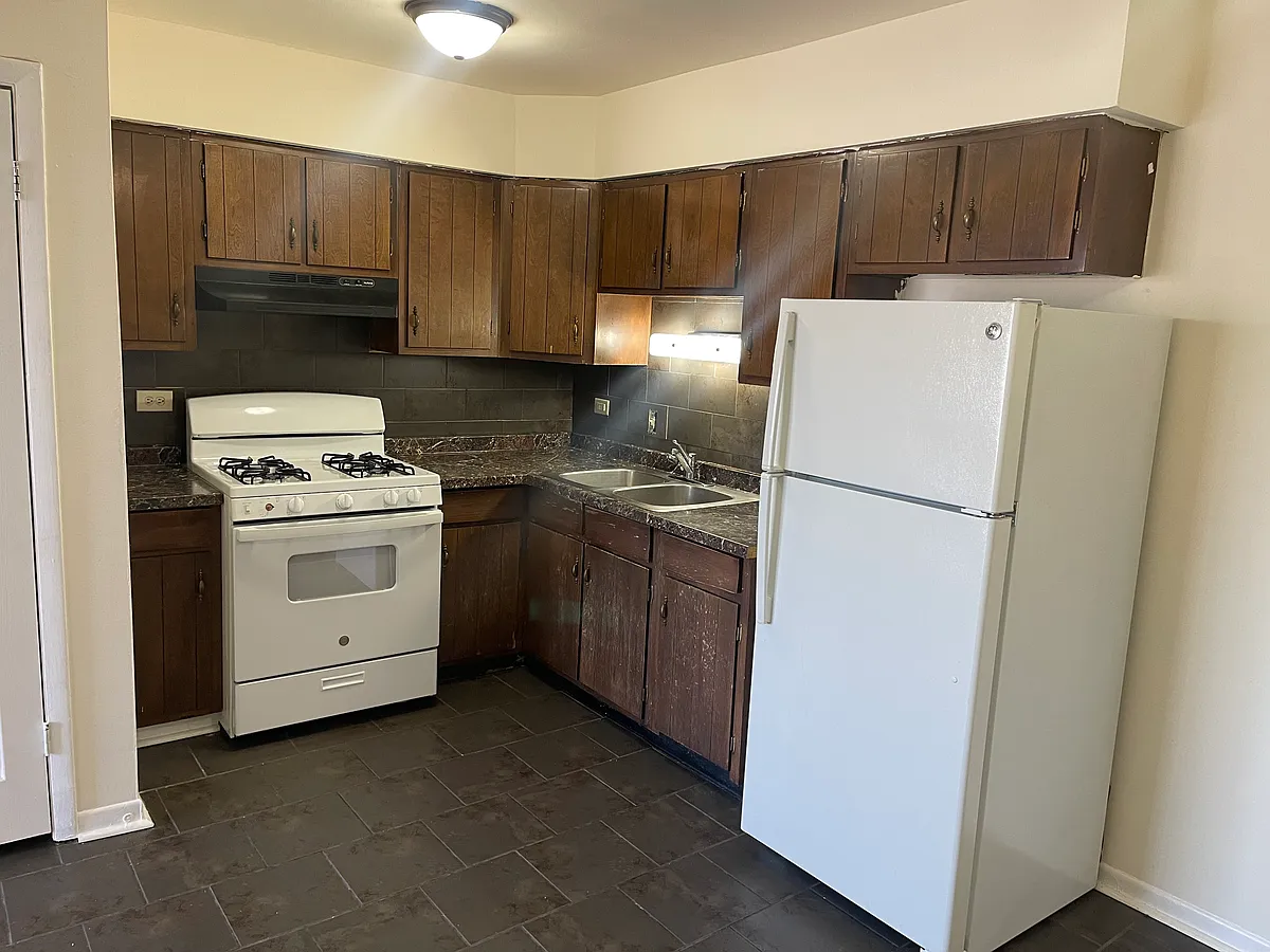 Building Photo - 3815 W 124th Pl #3E