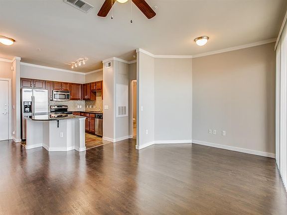 5th image of 609 Cabral Cir #4105T