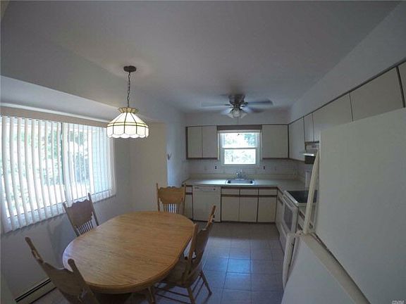 5th image of 551 Rosevale Ave