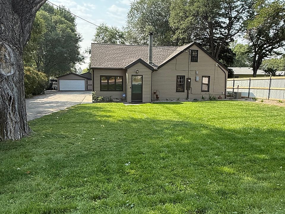 House front and detached garage