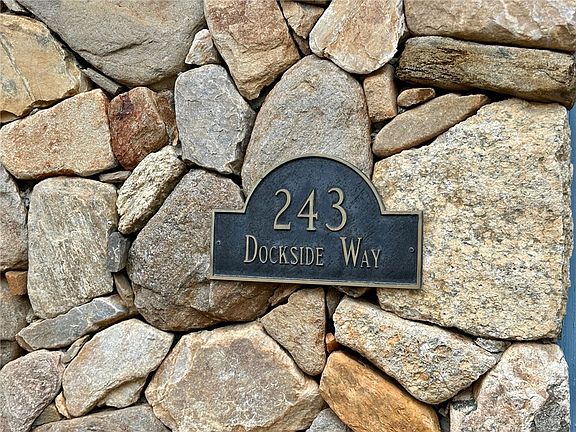 3rd image of 243 Dockside Way