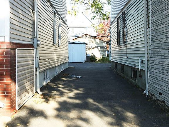 3rd image of 112-17 Atlantic Ave