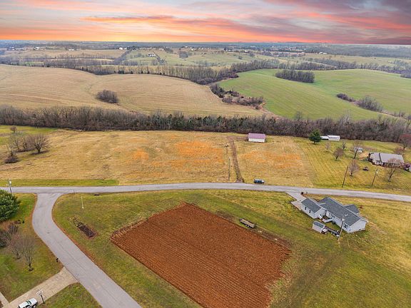 4th image of 433 Lake View Rd