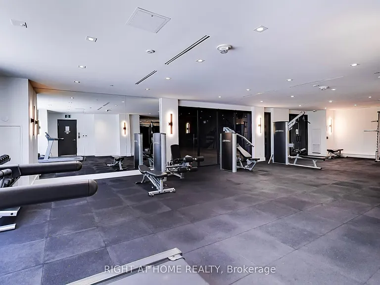 8868 Yonge St #208E — Photo 36