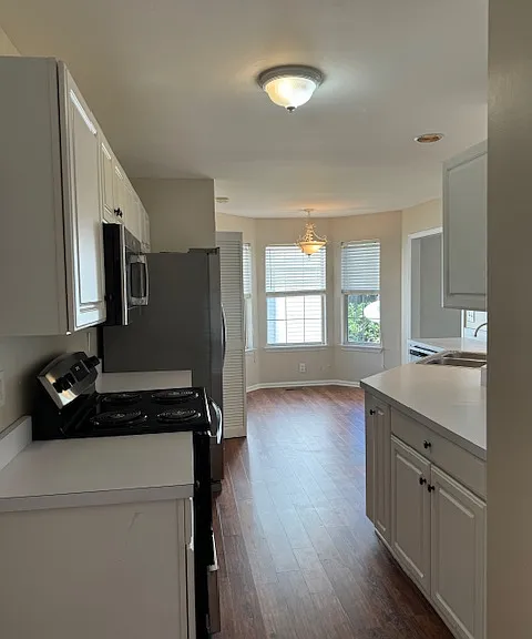 2032 Glastonbury Dr — Photo 6