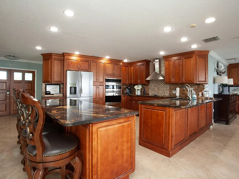 3700 Coquina Key Dr SE — Photo 10