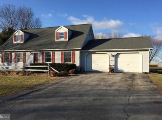 22 N School House Rd, Thomasville, PA 17364