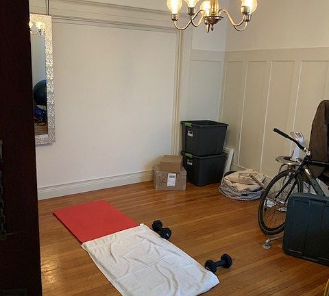 Empty dining room.... its about 12' X 13'
