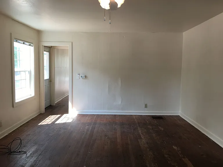 2288 Hilyard St — Photo 5