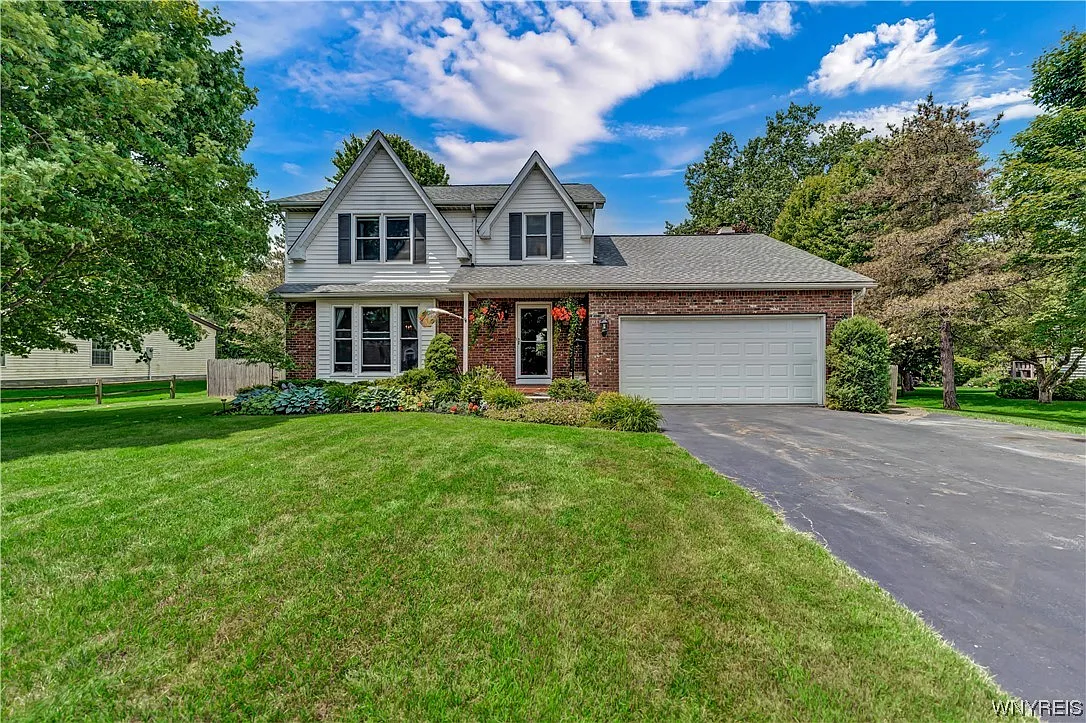 1142 Virginia Dr photo 1