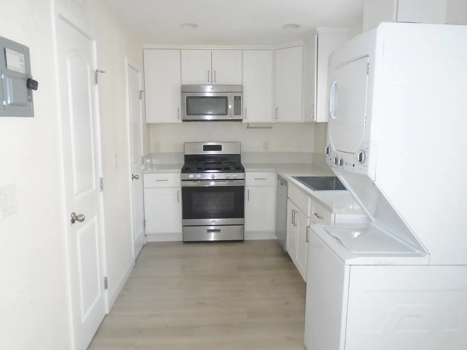 Stonewood Apartments — Photo 1