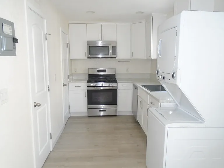 Stonewood Apartments — Photo 1