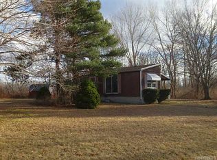 11520 Ridge Rd, Medina, NY 14103