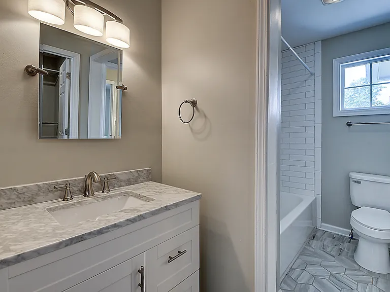 2221 Bellefontaine St — Photo 18