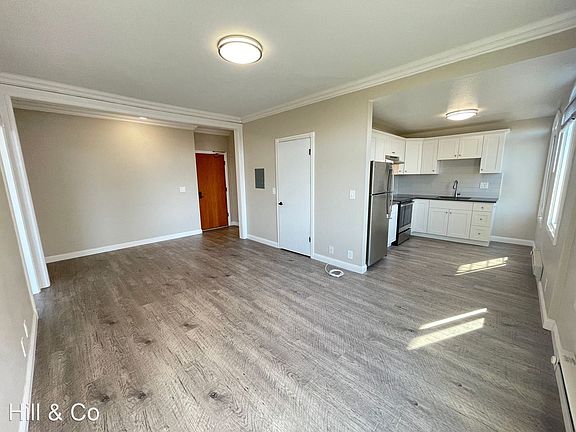 2nd image of 1300 Sacramento St #305