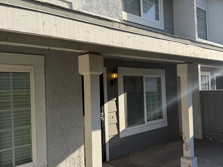 1380 W 48th St #25 — Photo 3
