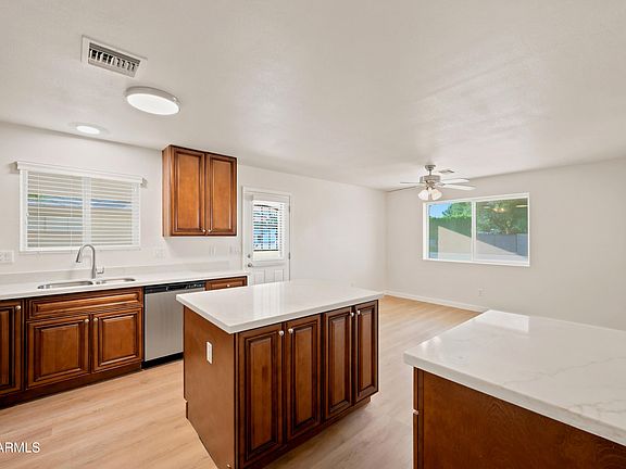 5th image of 1031 E 2ND Avenue