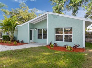 648 Melody Cir, Sarasota, FL 34237