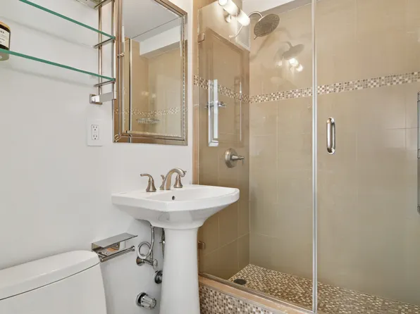 310 East 70th Street image 8 of 11