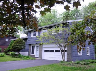 212 Ardsley Dr, Syracuse, NY 13214