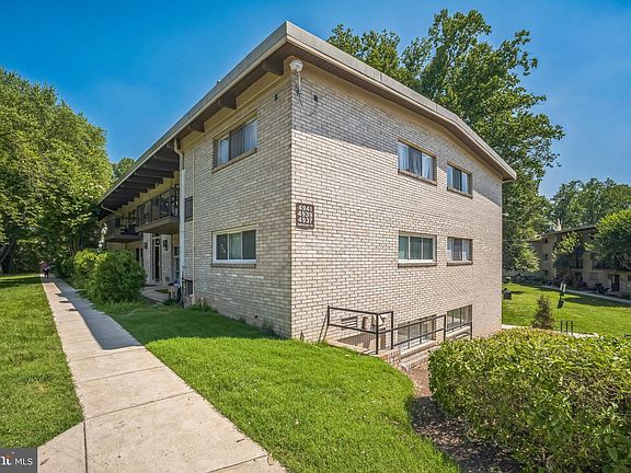 3rd image of 4939 Americana Dr APT 106