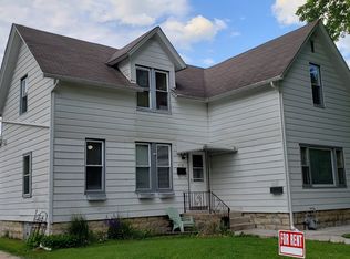 612 E Main St, Morris, IL 60450