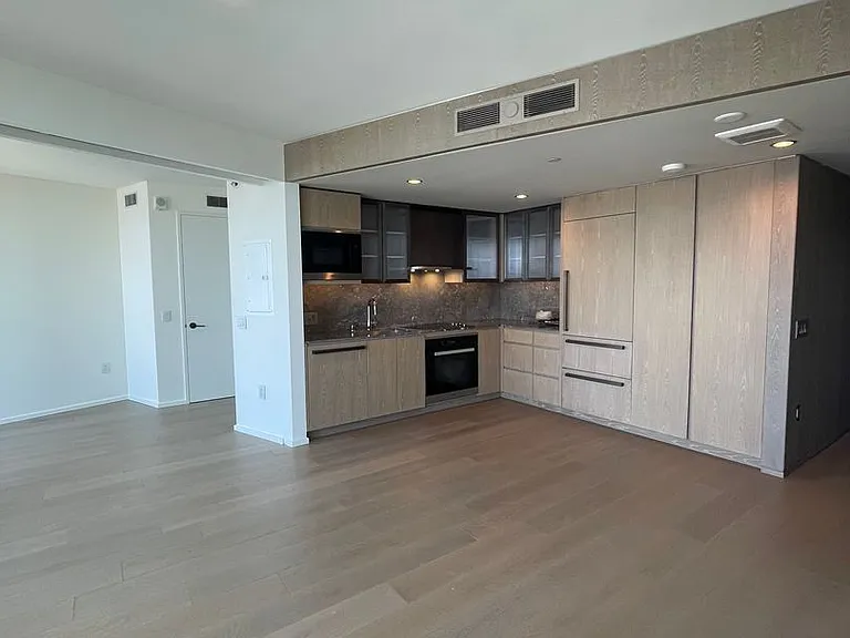 1000 Auahi St #3003 — Photo 2