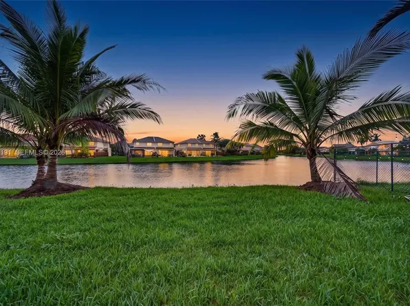 7557 SW 164th Ct, Miami, FL 33193