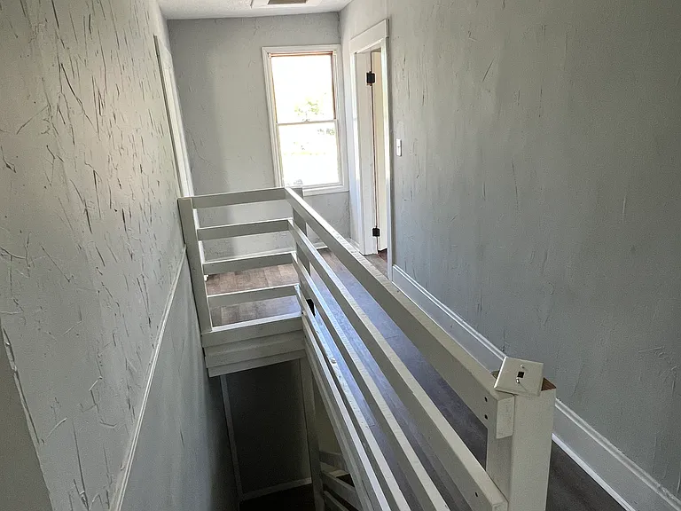 132 S Park Ave — Photo 5