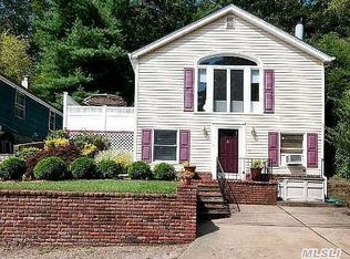 10 Valley Ln, Huntington, NY