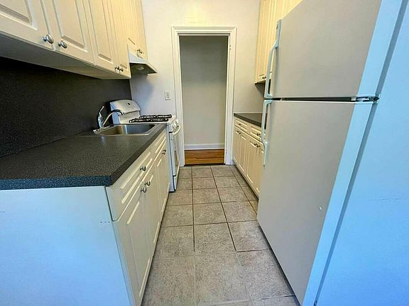 2nd image of 172-90 Highland Ave #4J