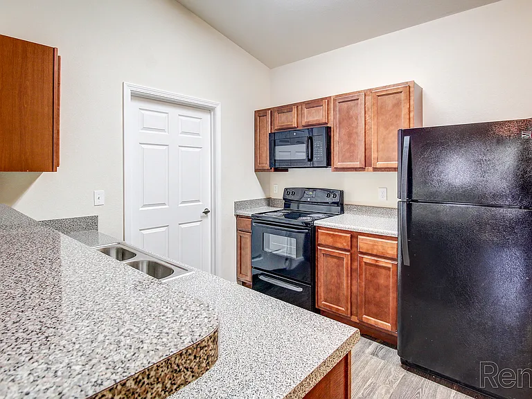 Buchanan Way Apartments — Photo 20