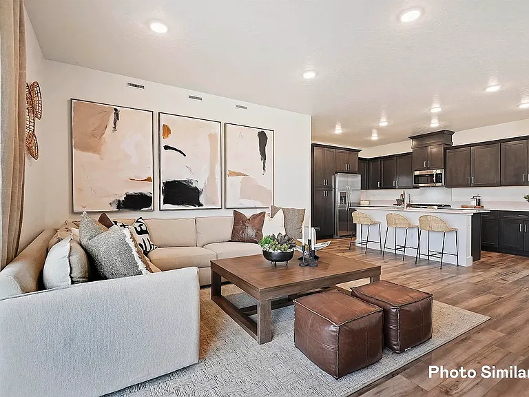 1748 N Big Star Ave — Photo 4