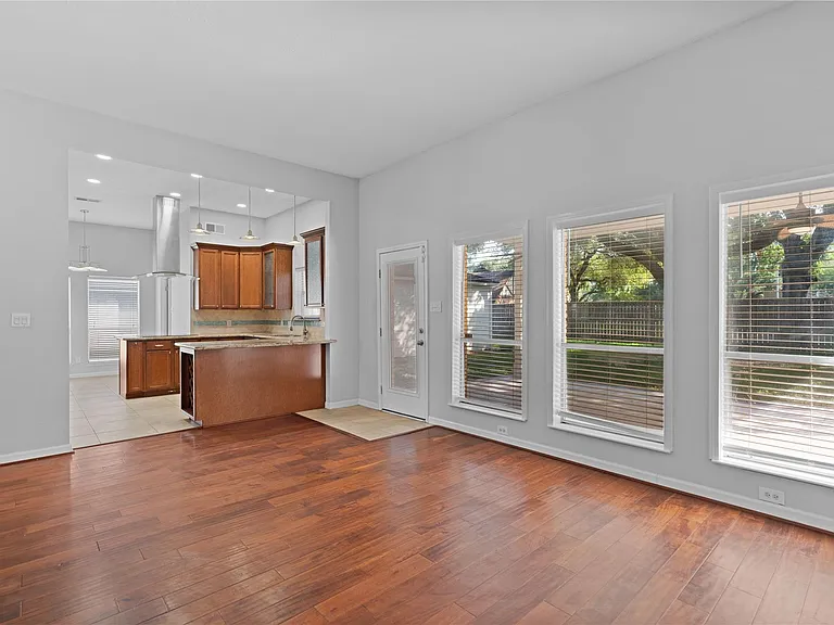 15414 Willow River Dr — Photo 10