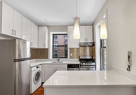 3rd image of 321 W 94th St APT 4NE